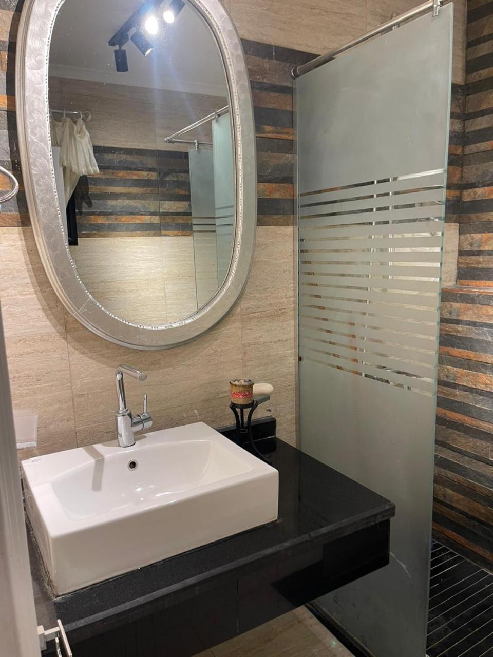شقه راقية للإيجار مفروشة حديثة بالقرب من شارع شهاب وجزيره العرب المهندسين Apartment