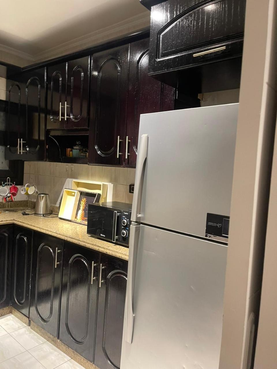شقه راقية للإيجار مفروشة حديثة بالقرب من شارع شهاب وجزيره العرب المهندسين Apartment *