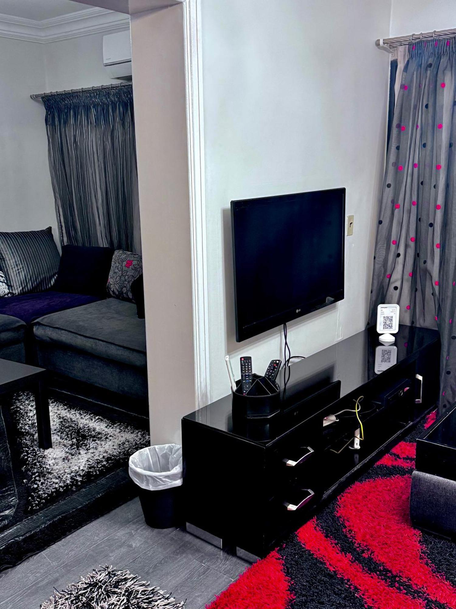 شقه راقية للإيجار مفروشة حديثة بالقرب من شارع شهاب وجزيره العرب المهندسين Apartment *