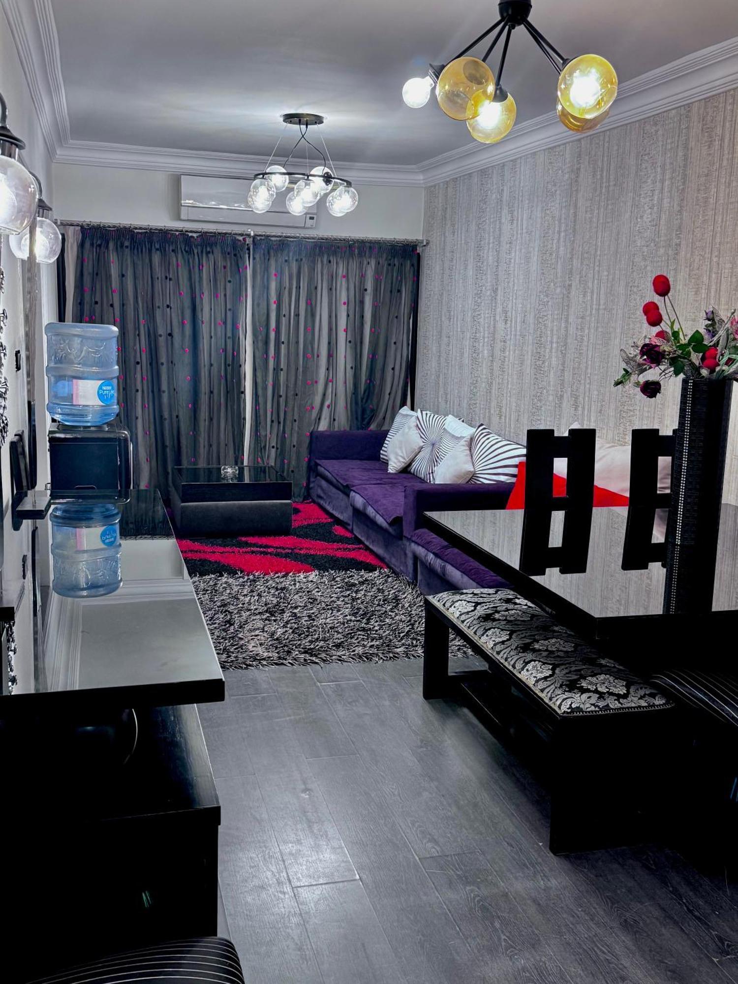 شقه راقية للإيجار مفروشة حديثة بالقرب من شارع شهاب وجزيره العرب المهندسين Apartment *