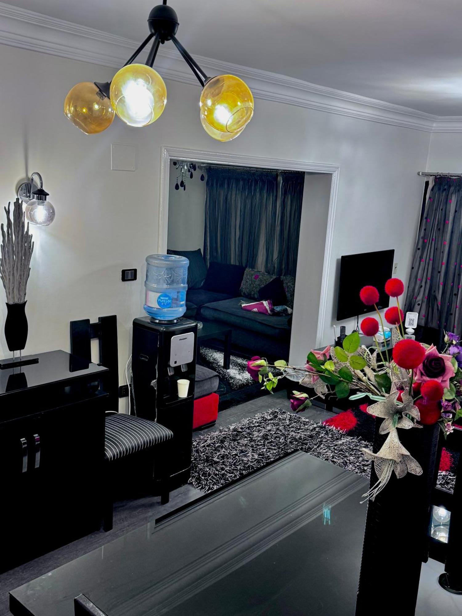 Apartment شقه راقية للإيجار مفروشة حديثة بالقرب من شارع شهاب وجزيره العرب المهندسين *